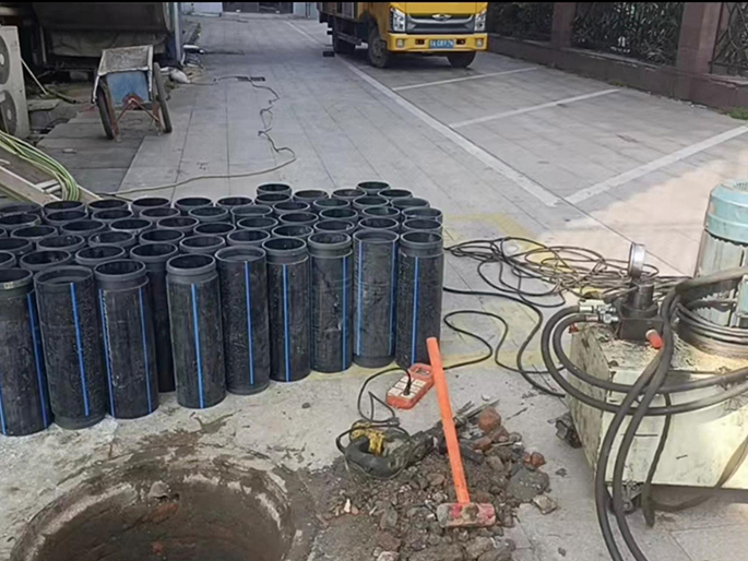 银海PE置换管厂家 DN315置换管 非开挖管短管置换